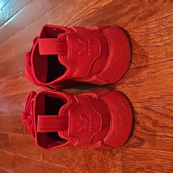 Adidas NMD_R1, red on red men's size 7.5, women's 8.5 - Picture 4 of 11